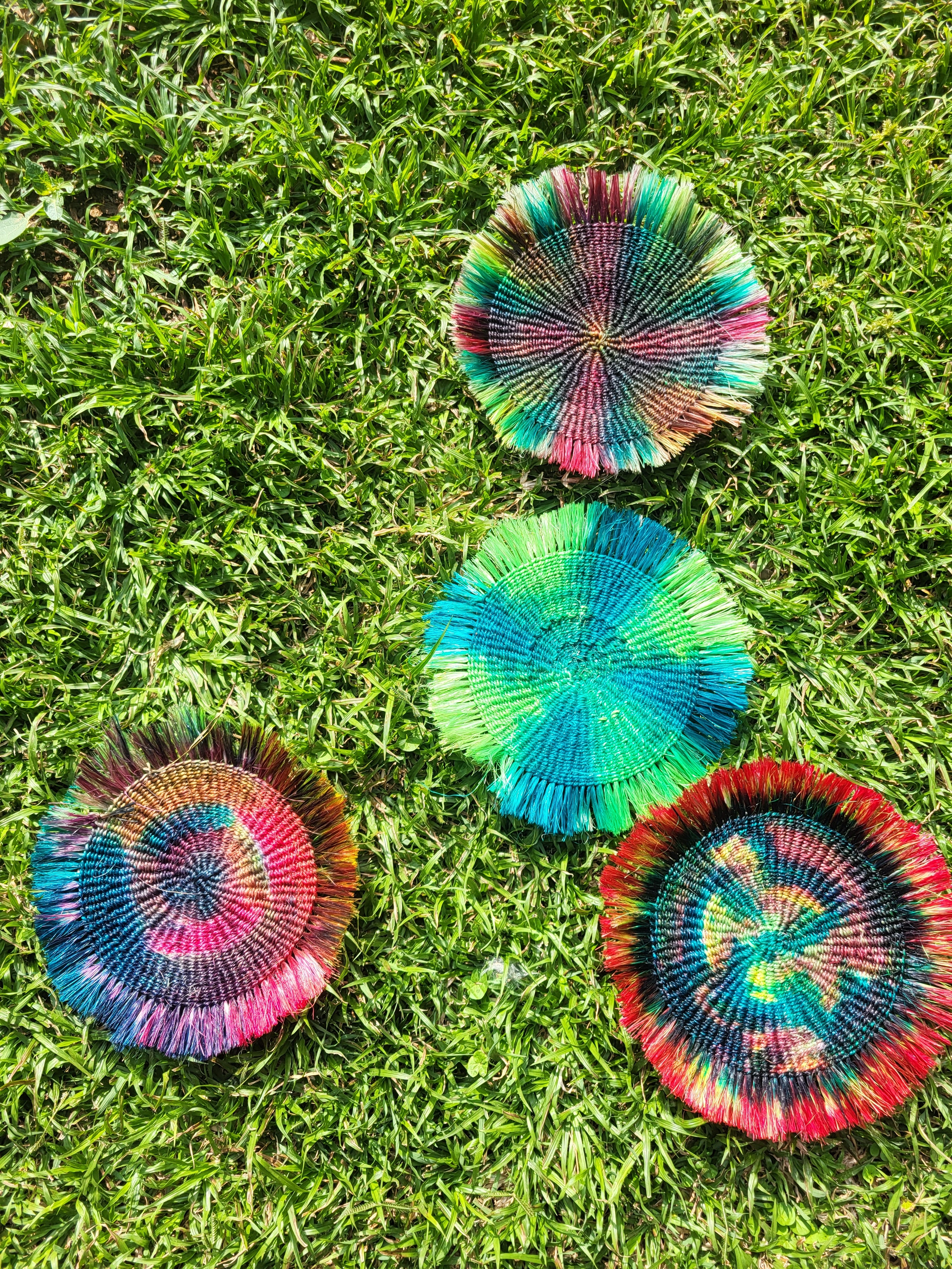 Kiondo mat dyeing in Okapu weaving class