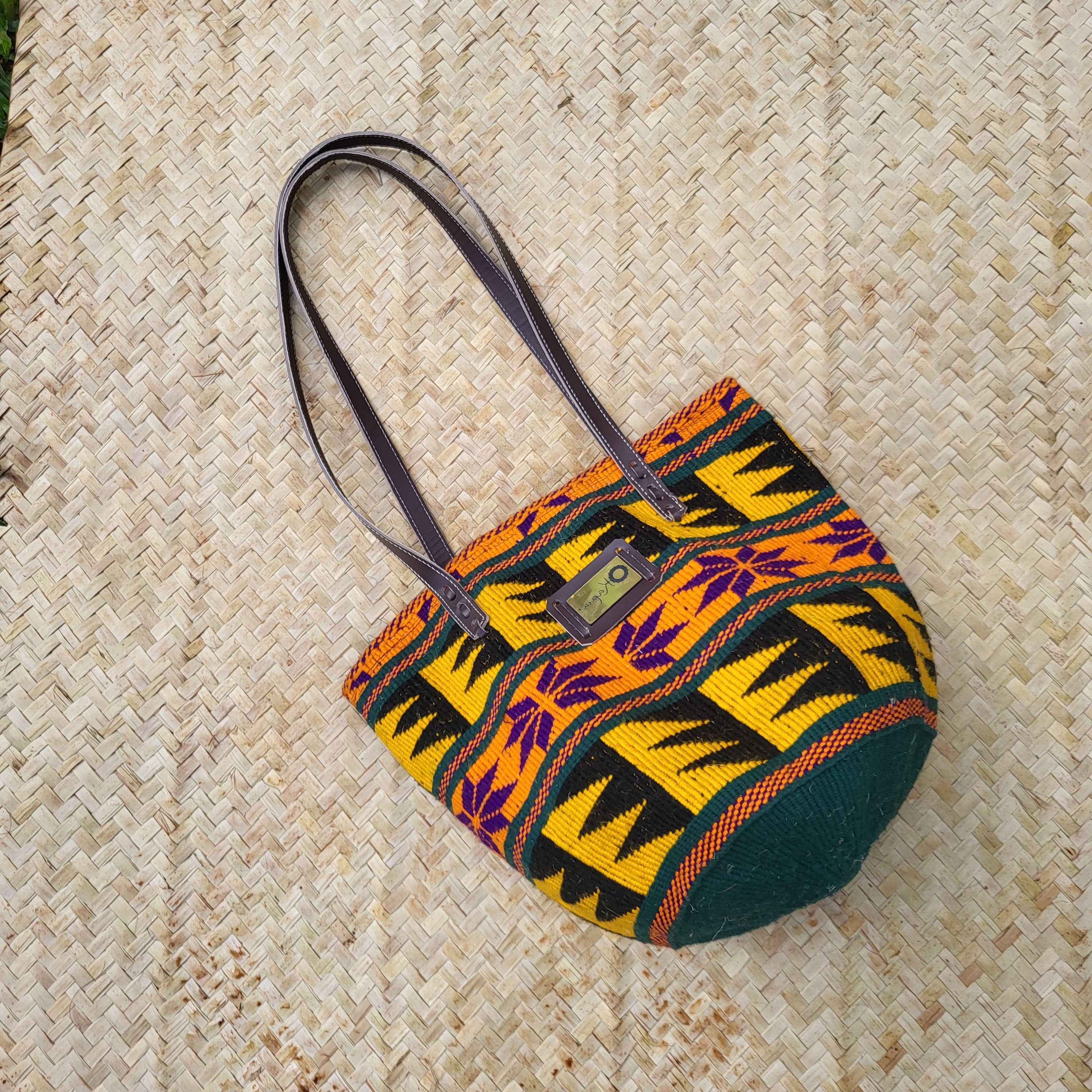 Nyamula Okapu Tote