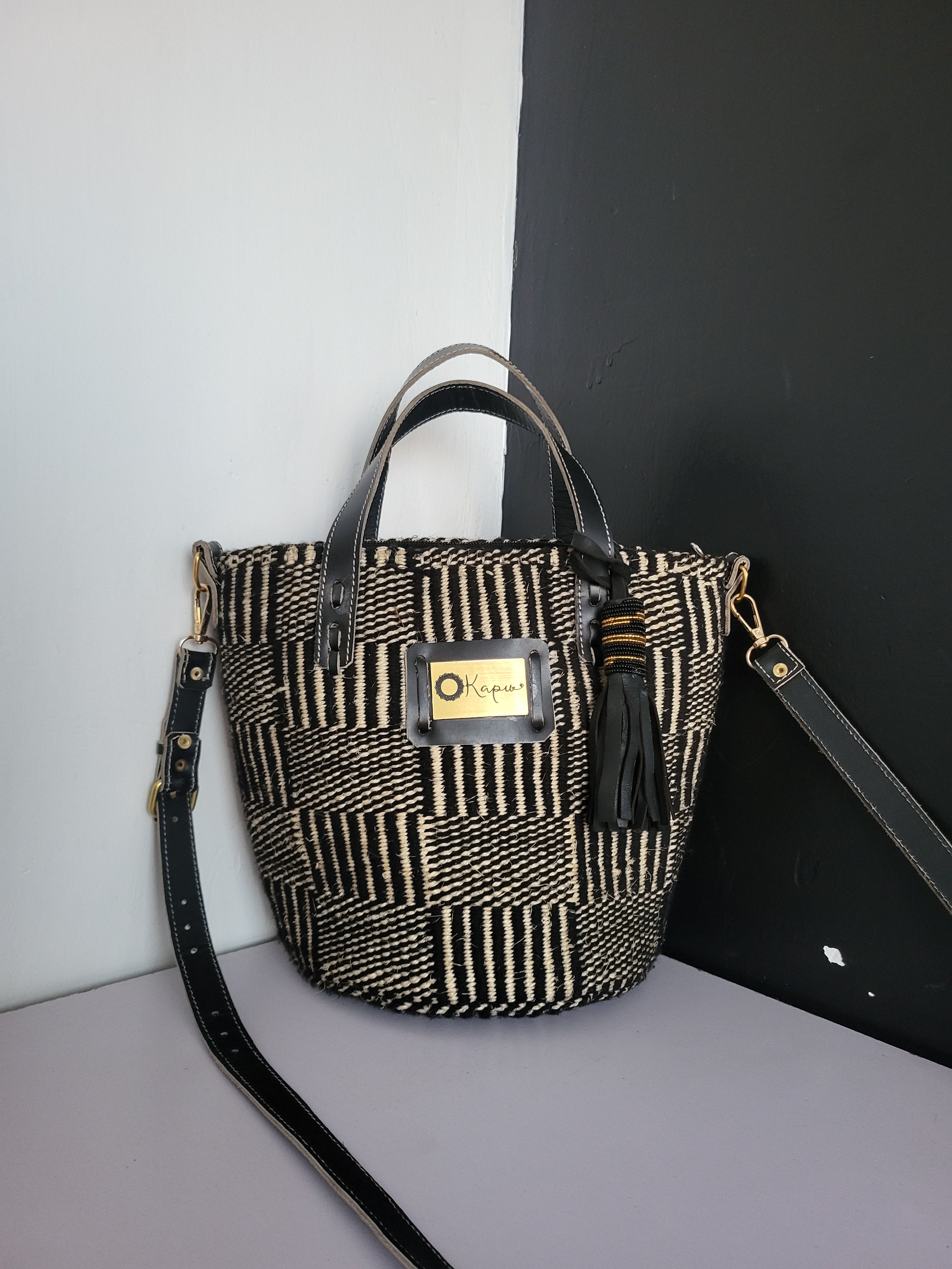 Monochrome Supreme Okapu