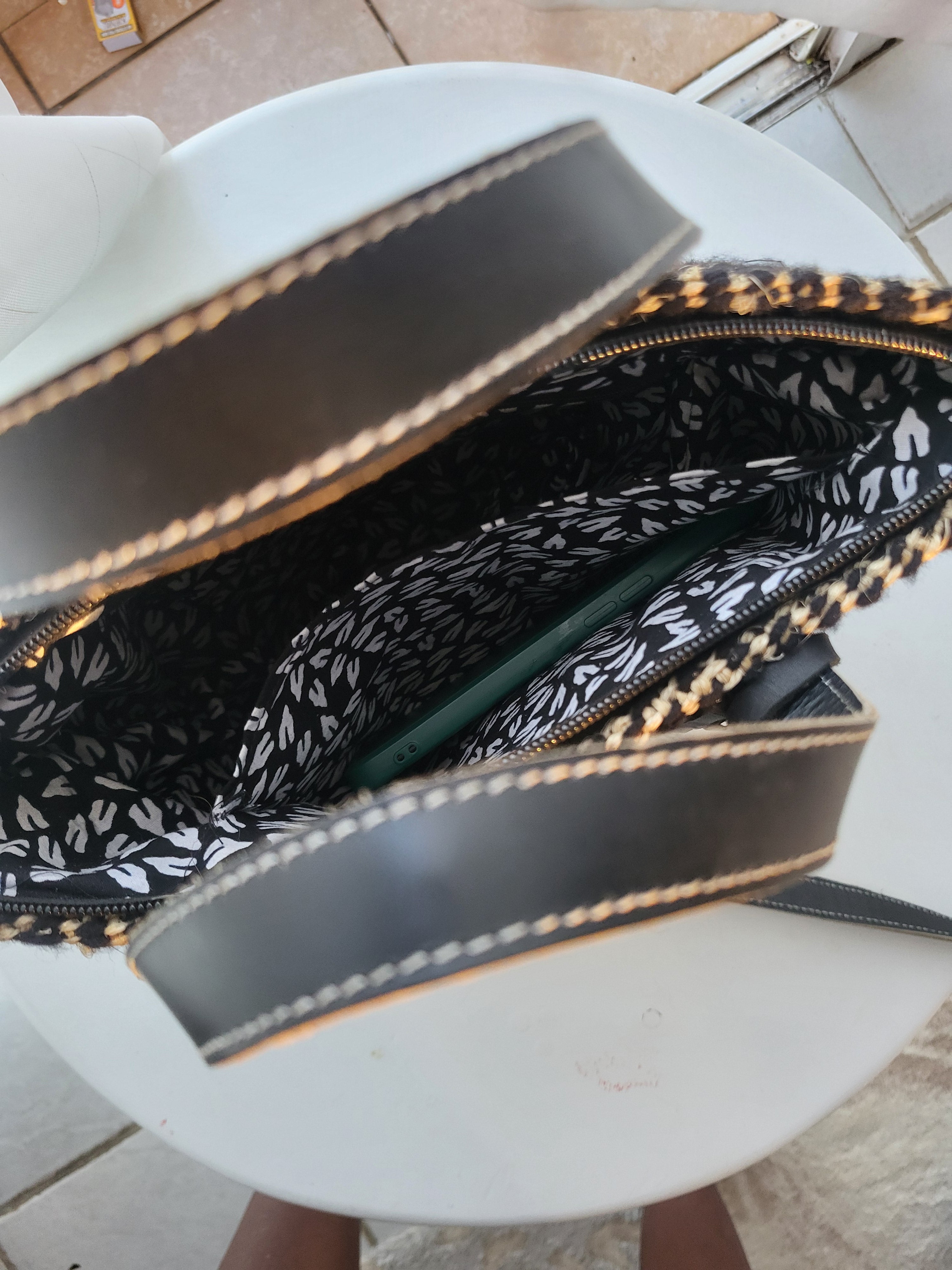 Monochrome Supreme Okapu