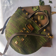 Majani Okapu (Studded)